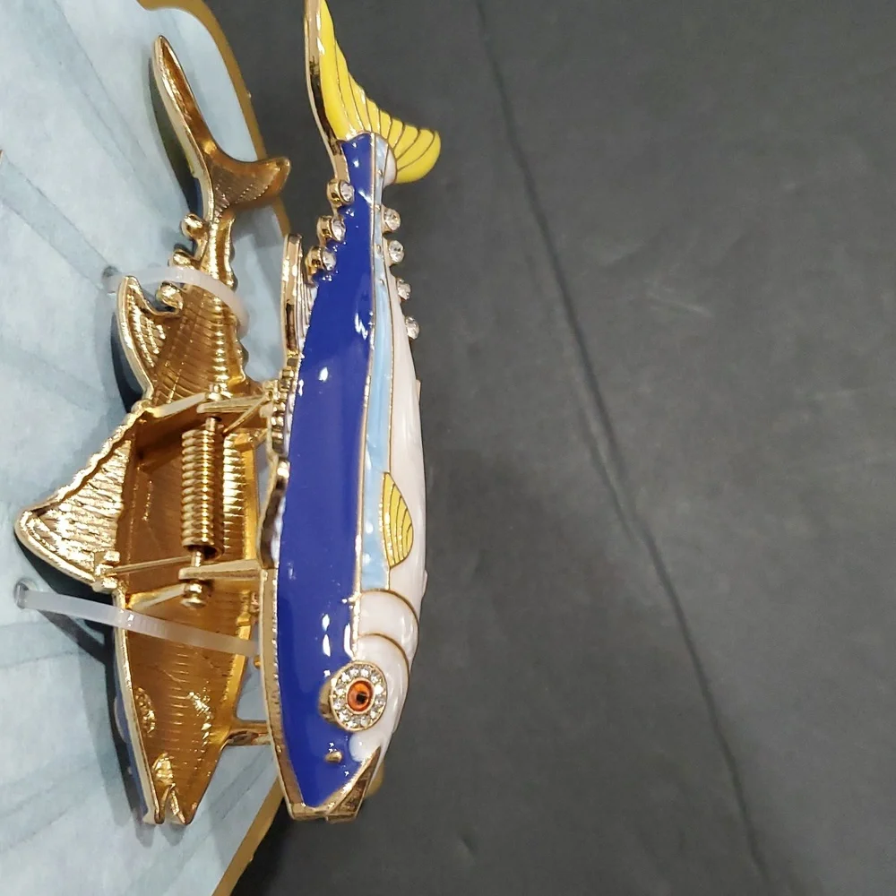 yellowfin tuna fish blue white striped hair claw‎ clip brand new